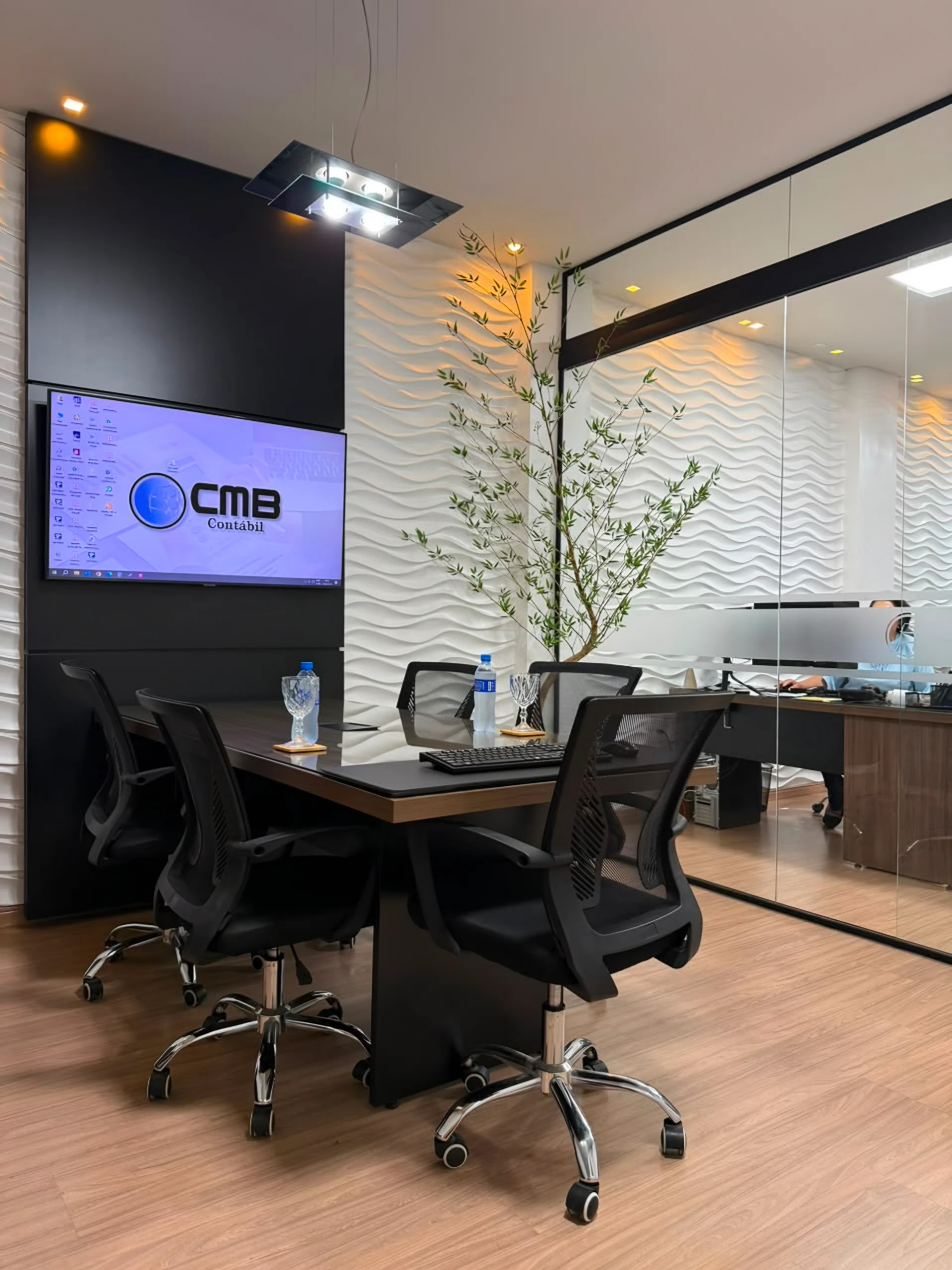 Sala de reunião da CMB Contábil